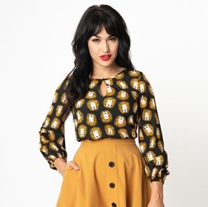 Retro Style Lion Print Sleeved Blouse